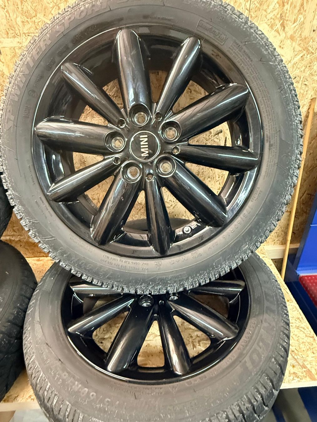 Mini Pneus & Kompletträder: Winterkompletträder MINI Cooper SE – Gebraucht aus Wil SG von 19Andreas82 1