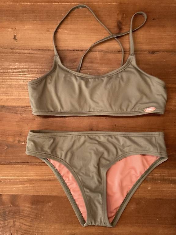 Costumi da bagno & Bikini: Mädchen Badekleid & Bikini Gr. 134 – Usato da Schmiedrued venduto da Giorda 1