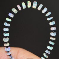 Armband L-7540– Äthiopische Welo Opal Rondellen 3,5 bis 5 mm