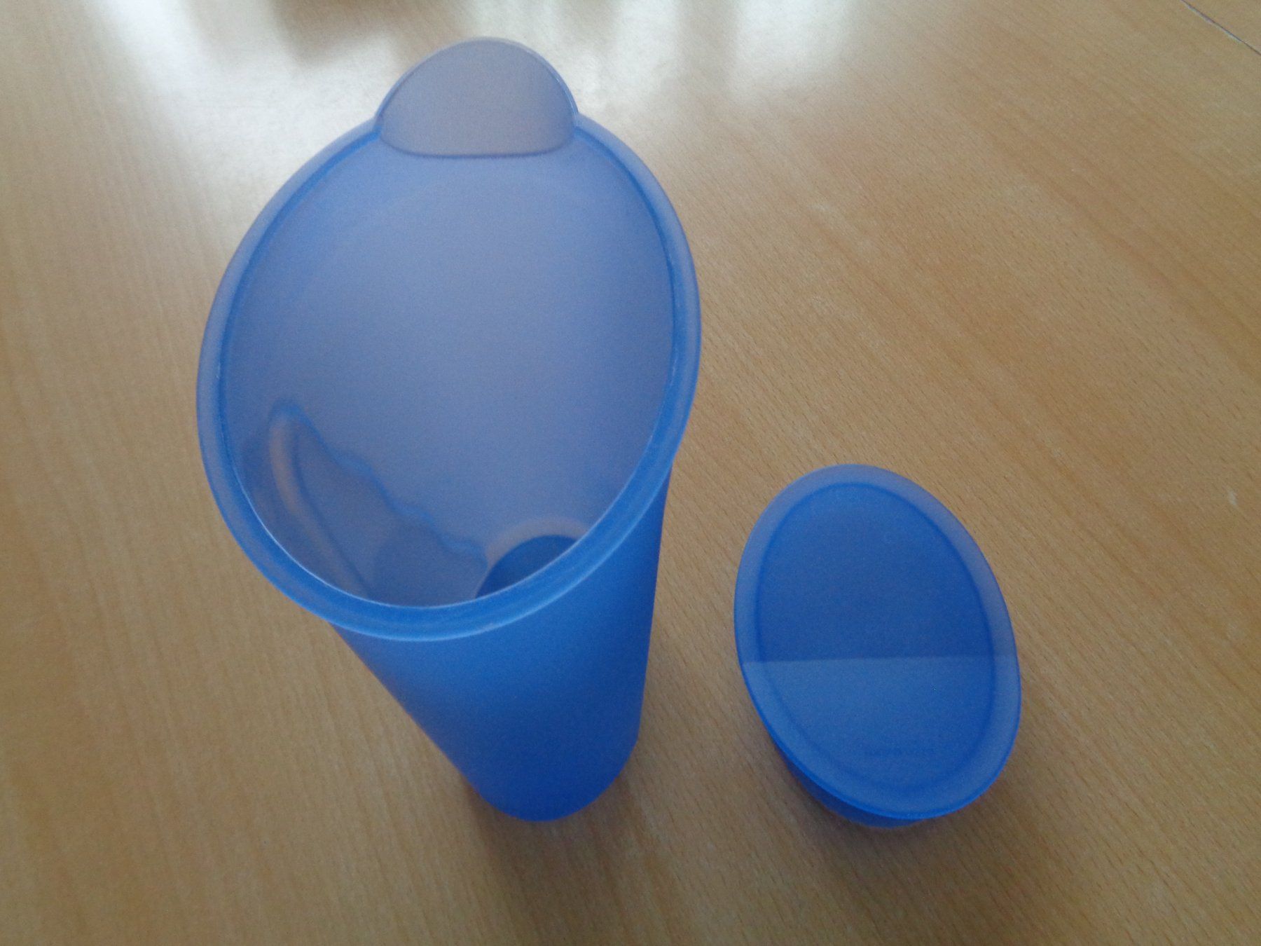 Tupperware Recipients et similaires: Tupperware Krug 1Liter blau – D'occasion à Dietikon par chroetli77 1