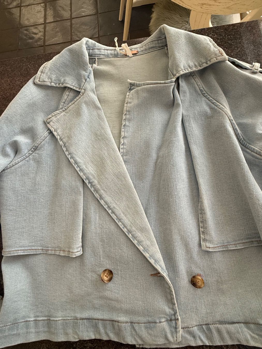 Giacche: Jeansjacke hellblau Grösse S neuwertig – Usato da steinen venduto da Nayabloom84 1