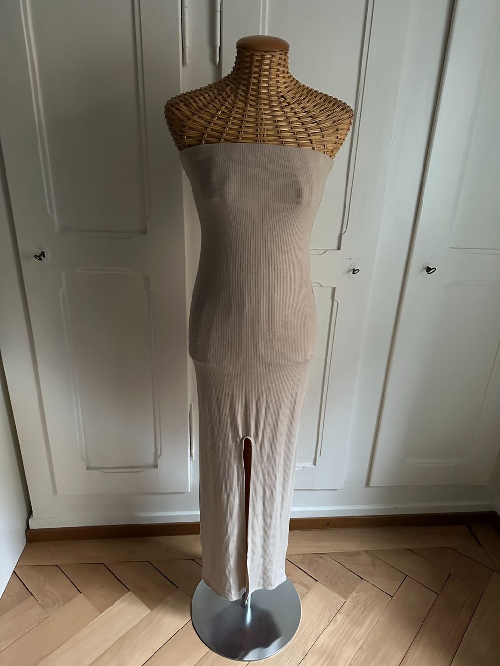 Kleider: Bustier-Kleid beige gerippt S – Gebraucht aus Zürich von Diazaio