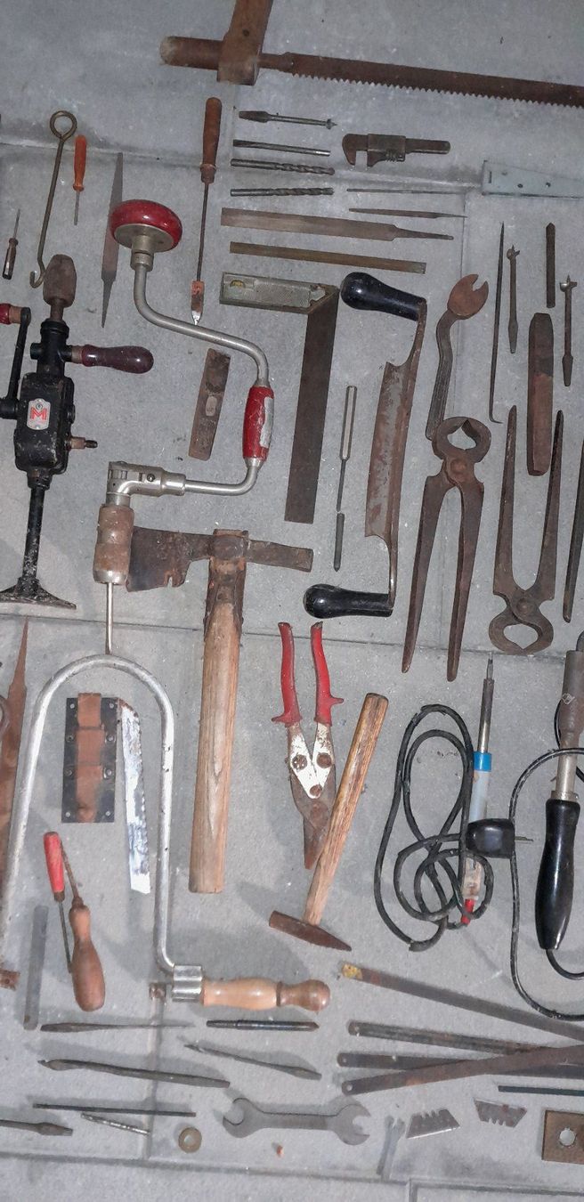 Tutti gli attrezzi: Altes Werkzeug – Usato da Liesberg venduto da Ragged 5