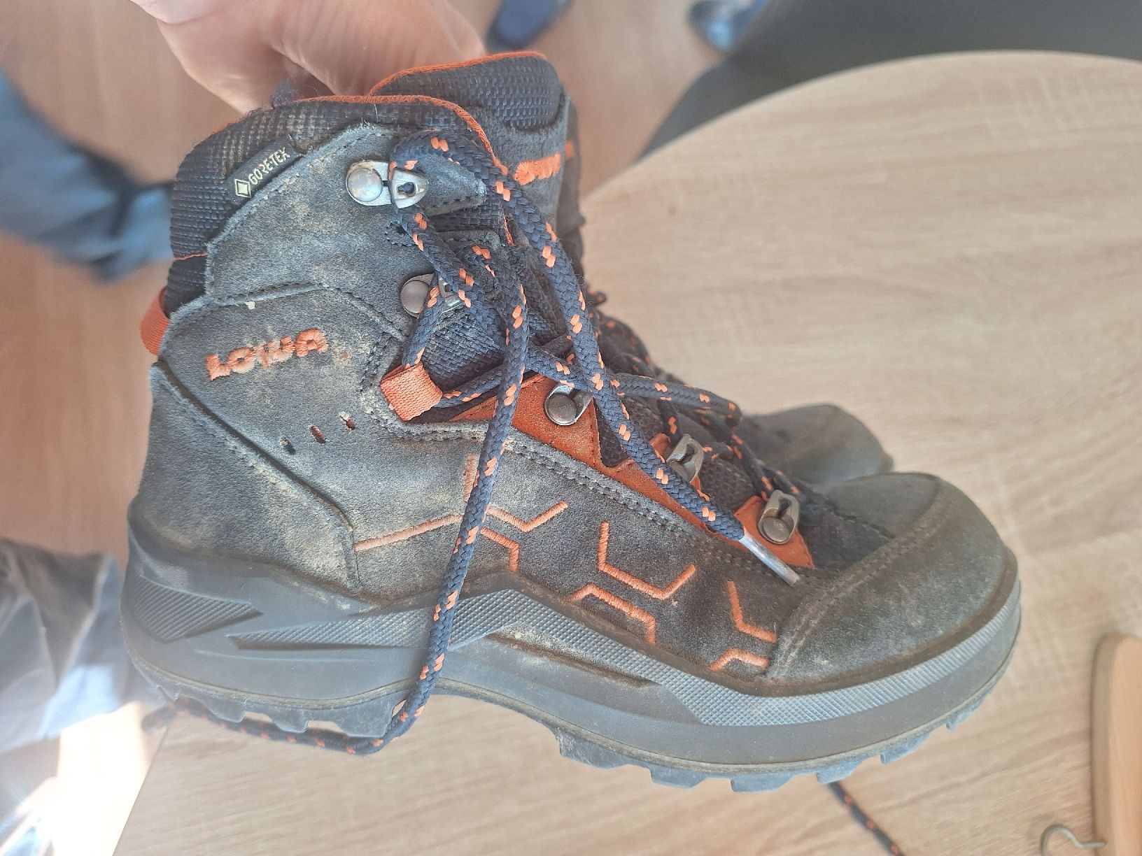 Lowa Scarpe da uomo: Lowa Wanderschuh 35 – Usato da obfelden venduto da claudia.horni 1