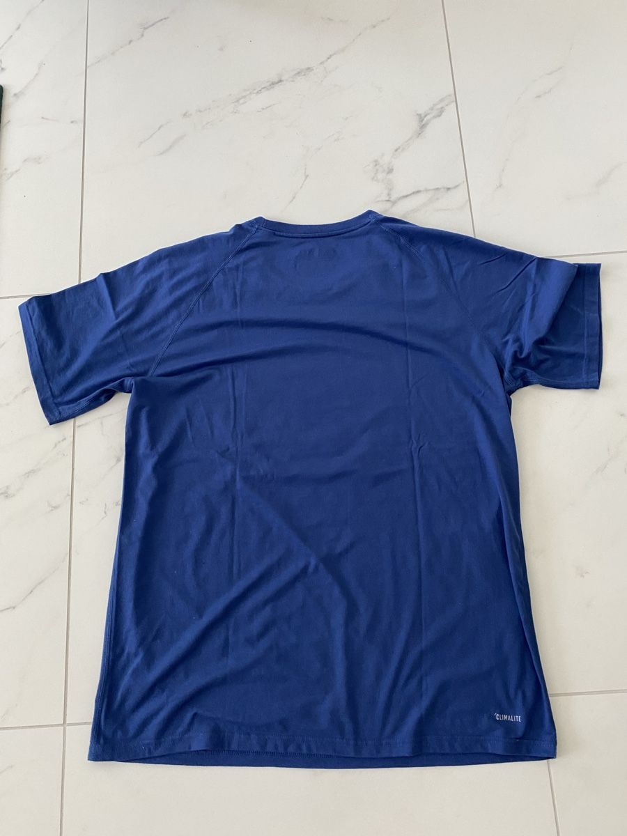 Adidas T-shirts: TORONTO MAPLE  LEAFS T-Shirt XL – D'occasion à Zürich par DidierTG 3