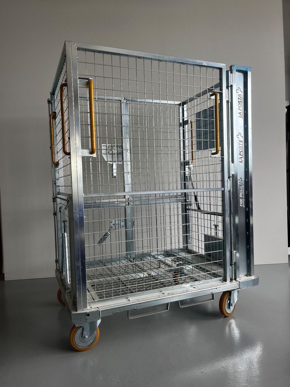 Eléments de bureau: Rollcontainer/Gitterwagen – D'occasion à Regensdorf par AntonStankoswski 1