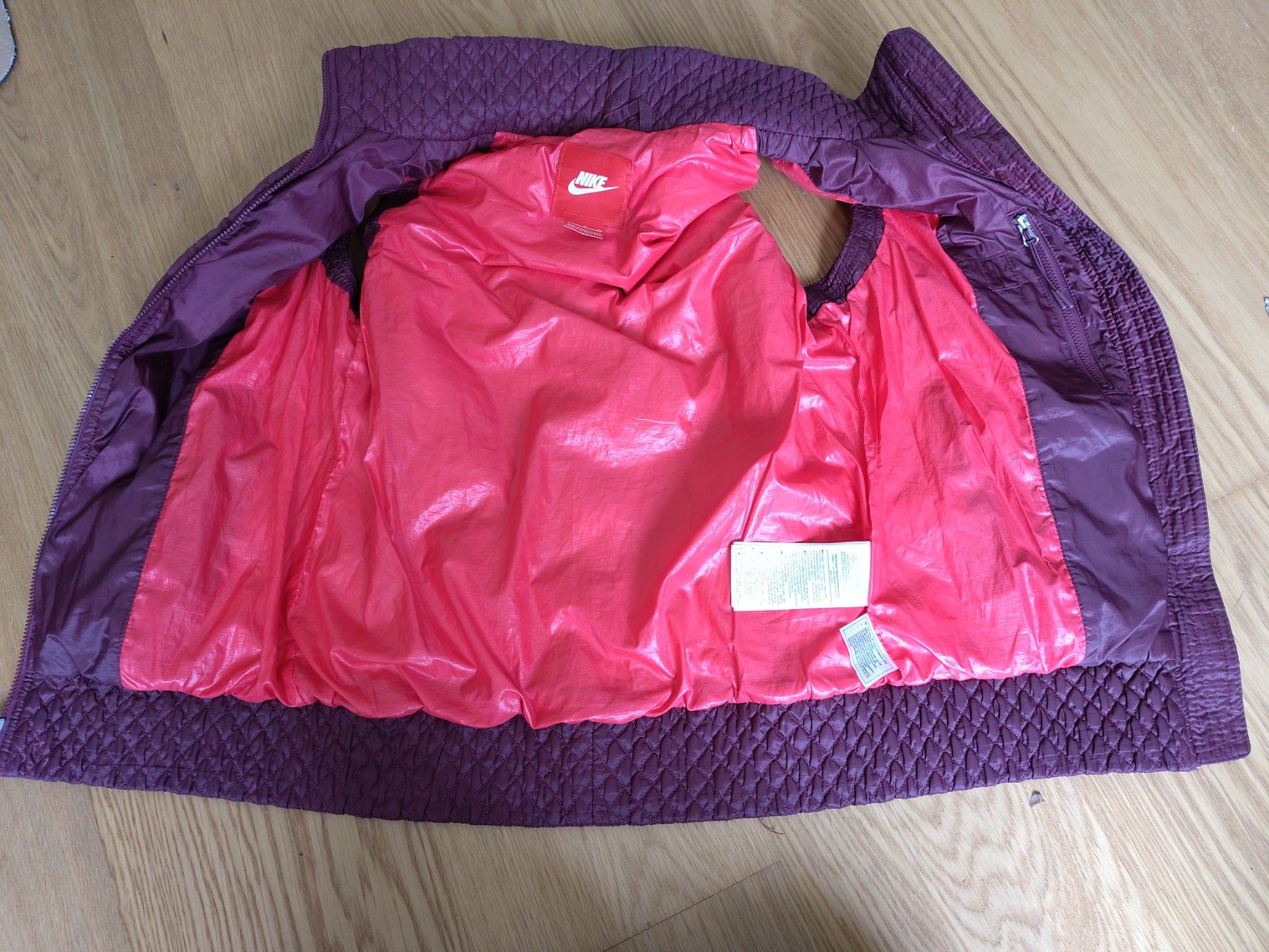 Nike Gilets & Westen: Nike Damen Weste, dunkelrot, Grösse S – Gebraucht aus Bern von Cassiopeia-72 2