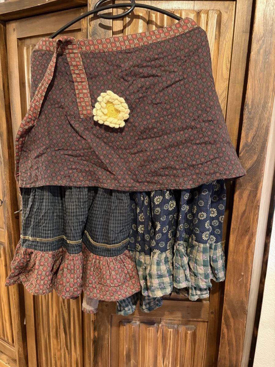 Röcke: Mi longue patchwork fleurie taille unique bon état – Gebraucht aus Delémont von amo_jx5x 1