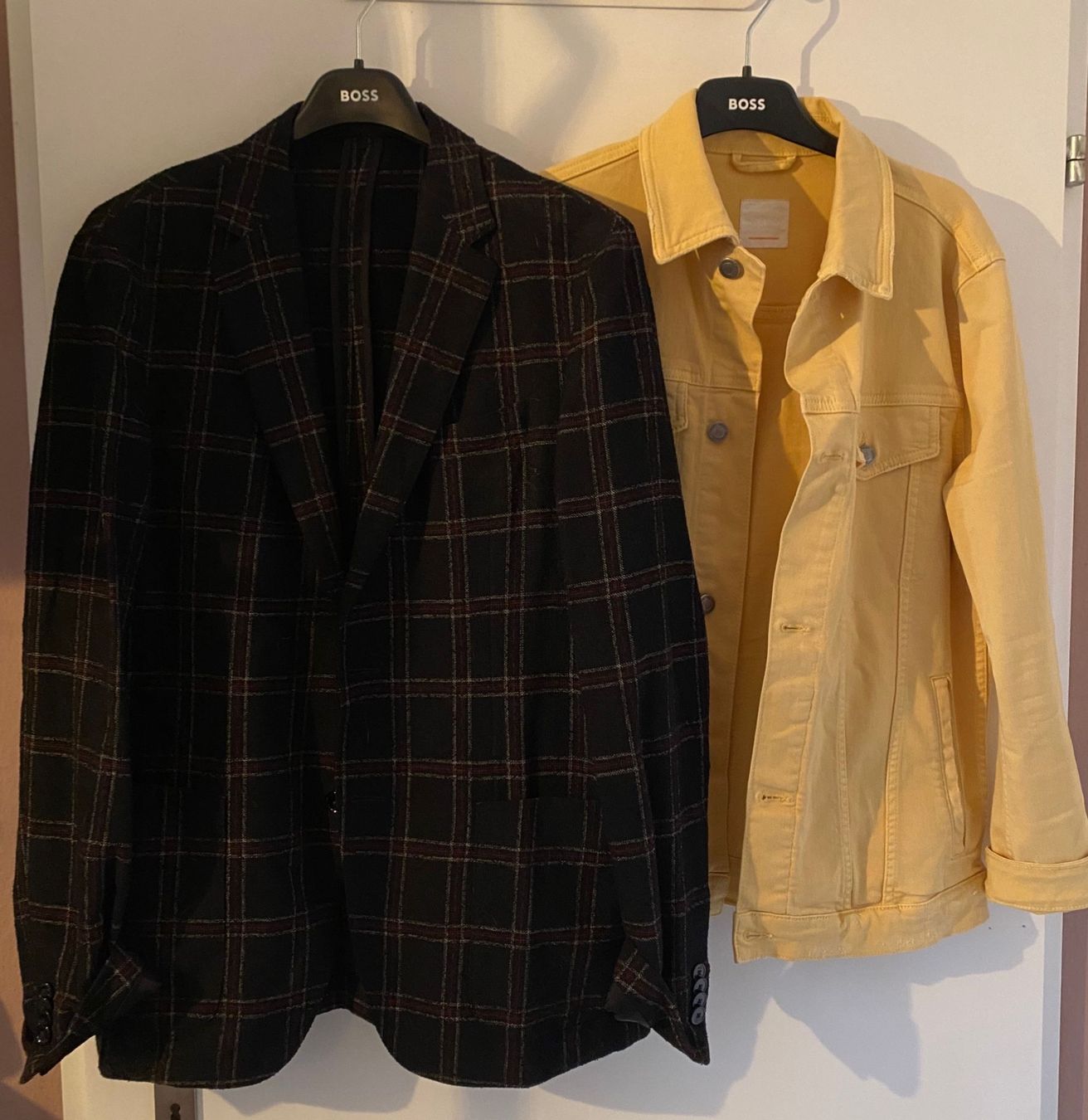 Hugo Boss Lotti di vestiti: BOSS Damen Jacken Paket – Usato da Alpnach Dorf venduto da cam_6lp5 1