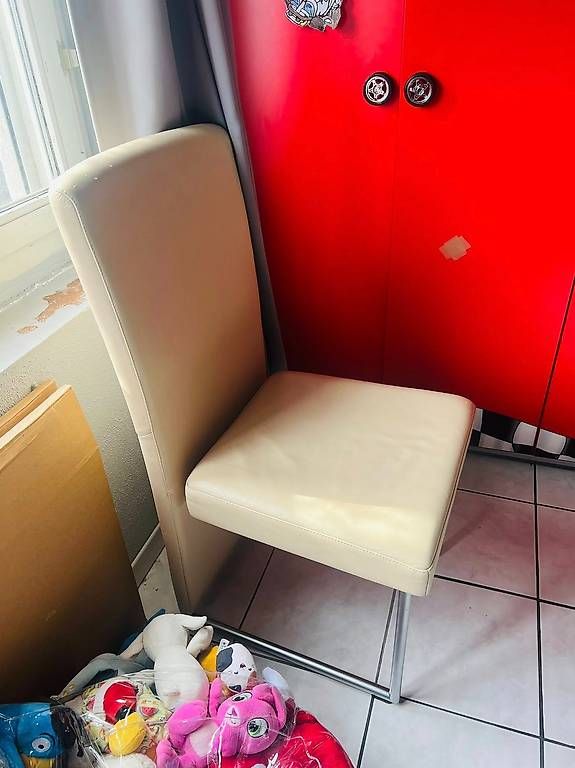 Sedie: Chaise a donner – Usato da Corpataux venduto da Lesgiettes