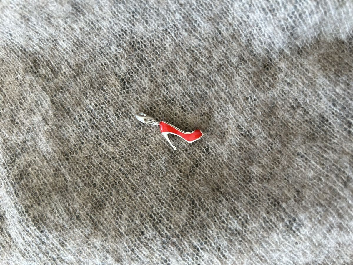 Thomas Sabo Anhänger: thomas sabo charm high heel rot – Gebraucht aus Wohlen b. Bern von Honeypie