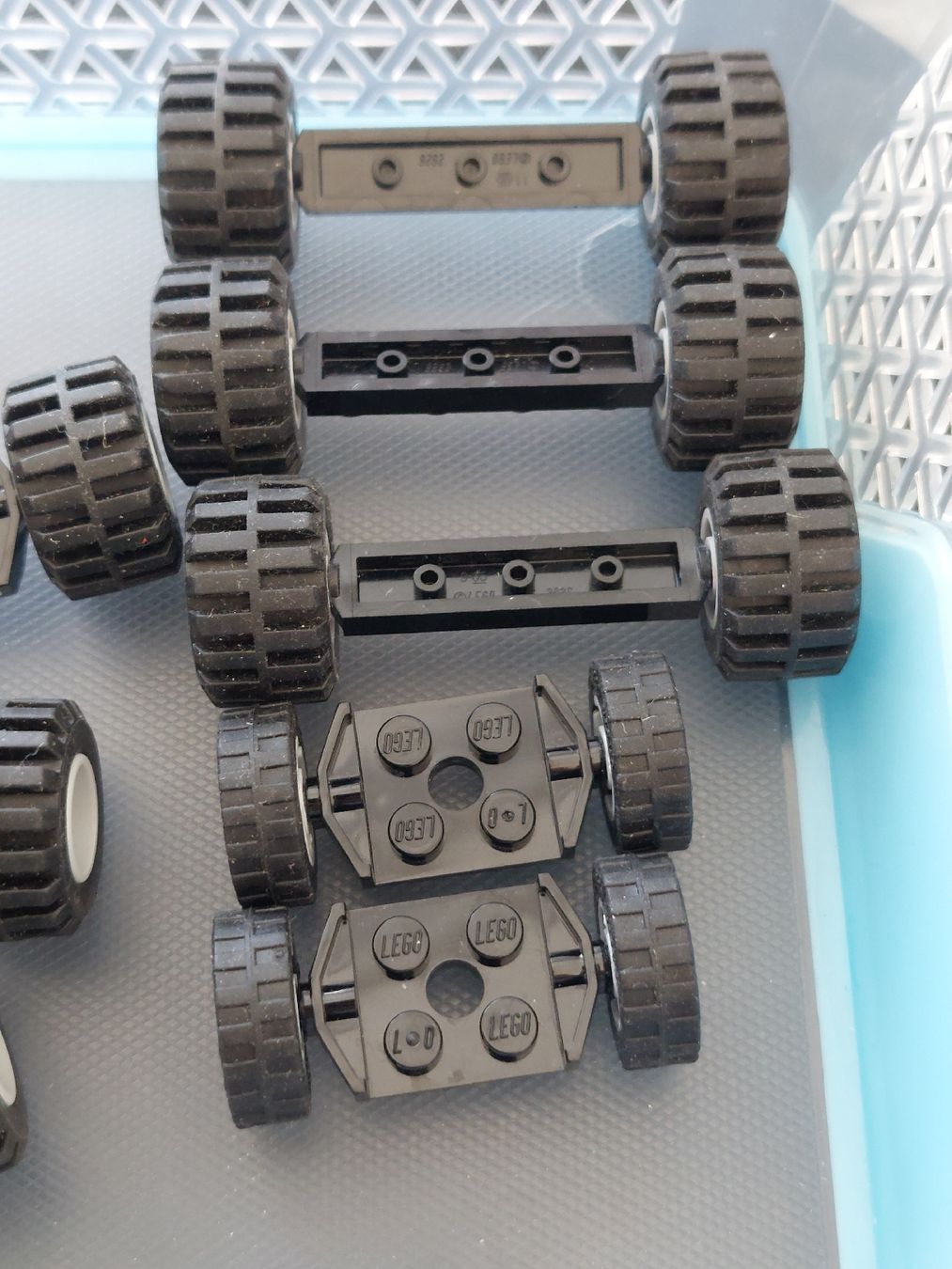 Lego Spielzeuge: 15 Lego Achs- und Rad- Elemente  – Gebraucht aus Zetzwil von sti_x9xf 3