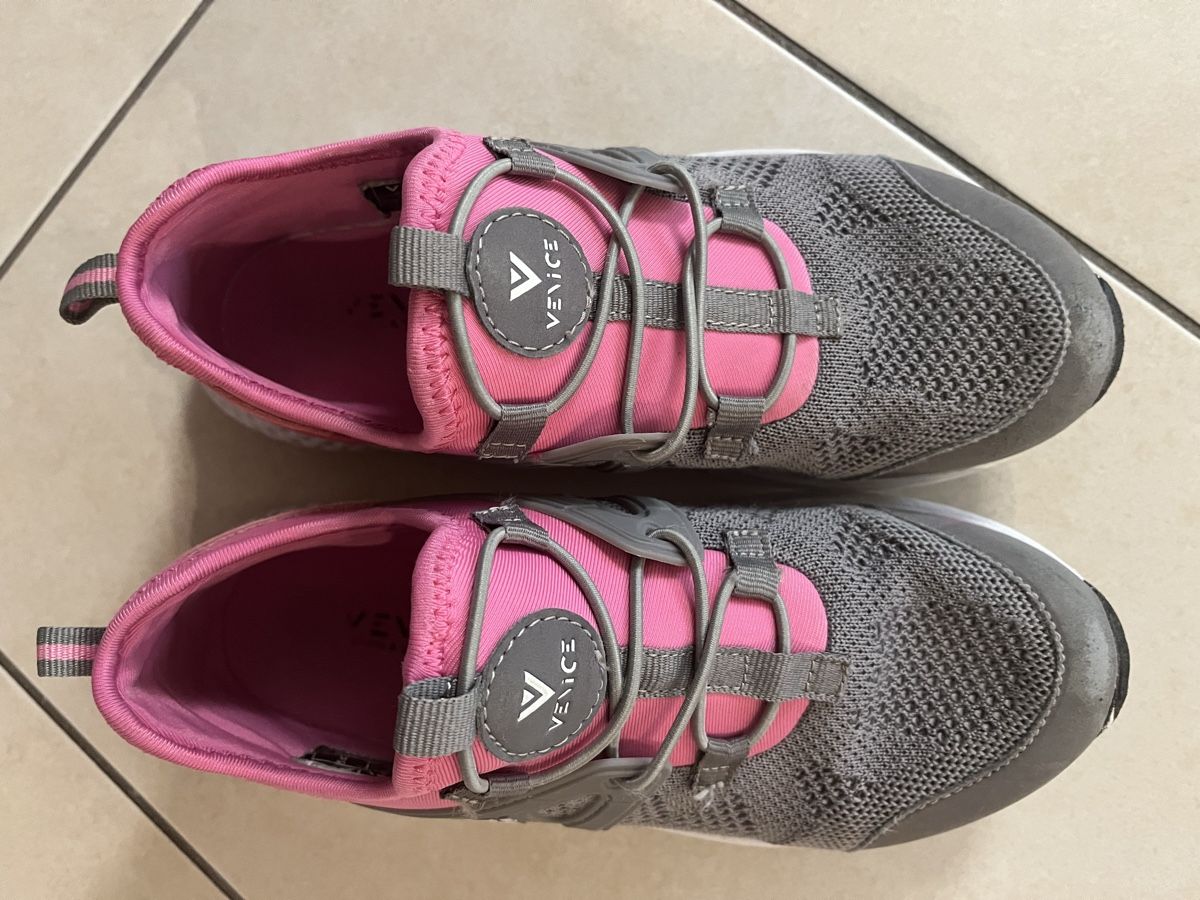 Scarpe per ragazze: Venice Sportschuhe Gr. 35 – Nuovo (secondo la descrizione) da Küssnacht am Rigi venduto da icbicb