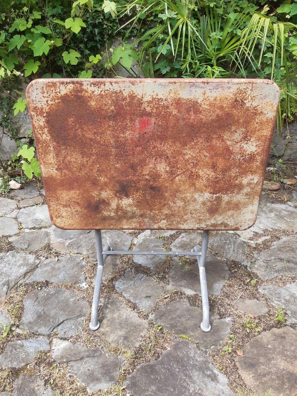 Bigla Tavoli: Gartentisch - Blechtisch Bigla ca.1940 – Usato da Lumino venduto da Onyxrocks 2