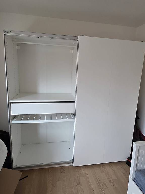 Armadi: Pax Schrank  – Usato da Zürich venduto da Gischa92 2