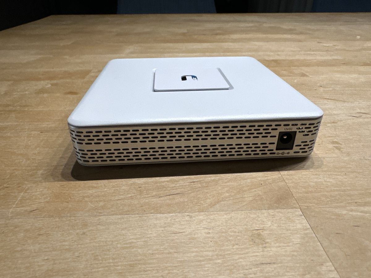 Firewall: Ubiquiti UniFi Security Gateway USG – Gebraucht aus Schwerzenbach von Marsupi 2