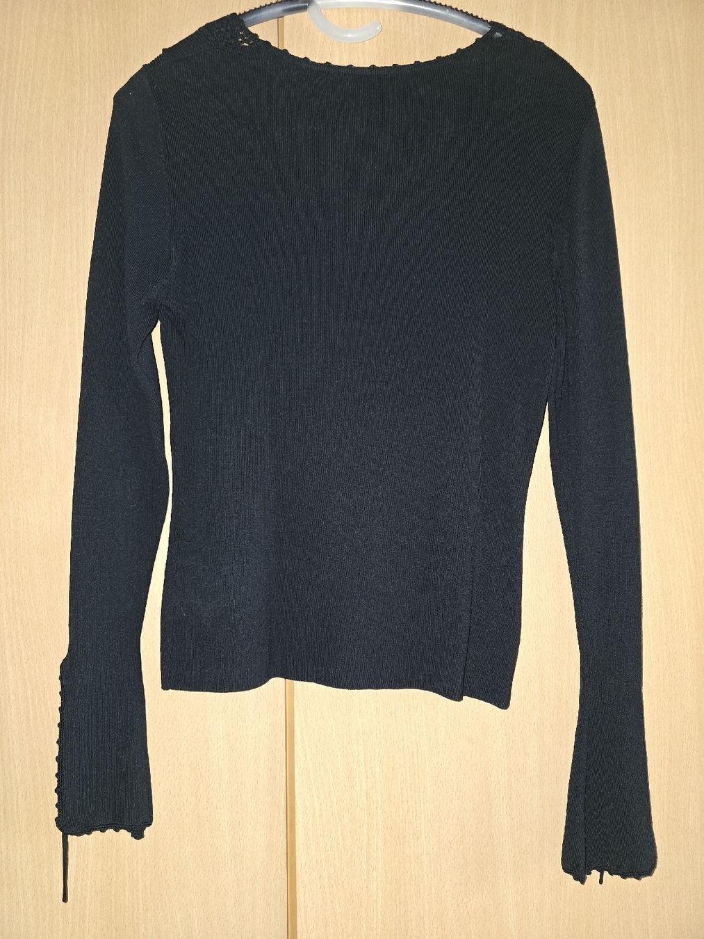Pulls & Sweat-shirts: Pull noir, TU=M, – D'occasion à La Neuveville par Diamise 1