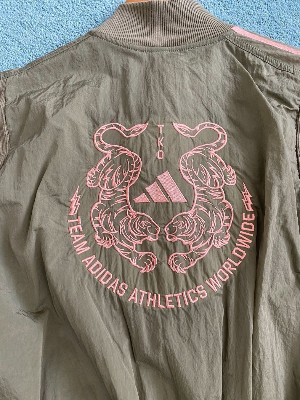 Adidas Jacken: Adidas Jacke Bomber XXL Neu – Neu (gemäss Beschreibung) aus Küsnacht ZH von sabinamari 2