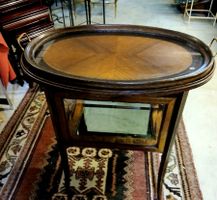 Magnifique et rare ancien meuble vitrine ave plateau