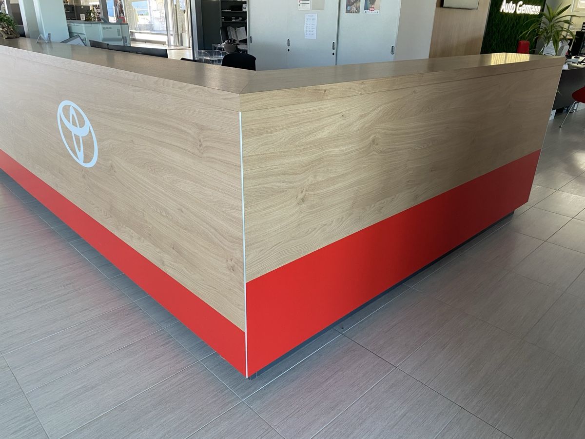 Allestimento di negozi e stand fieristici: Theke, Empfangstresen oder Bar – Usato da Hägglingen venduto da Karin0802 2
