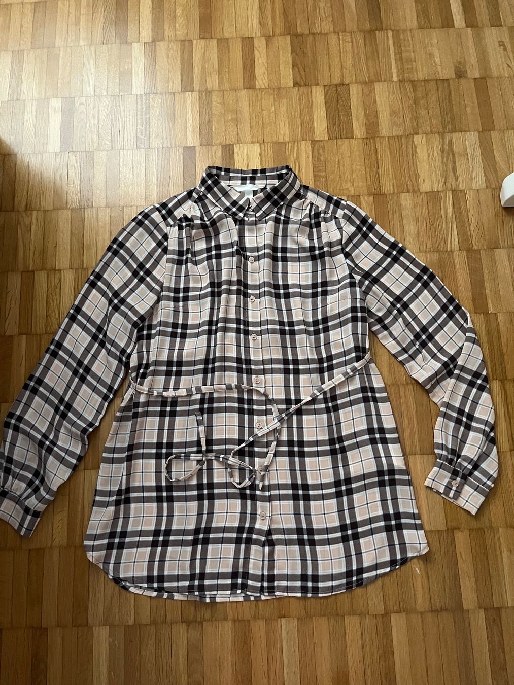 H&M Chemisiers: H&M Mamahemd Gr. XS – D'occasion à Jona par Good_luck_