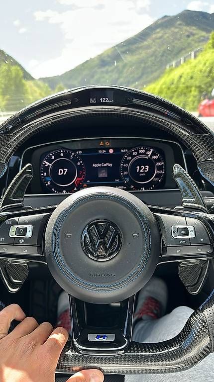 Tutti pezzi di ricambio auto: Carbon Lenkrad VW Golf 7/7.5 R  – Usato da Arbedo venduto da Gianluca_Santana 1