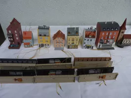 Modellbahn Häuser Set beleuchtet 14 Tlg. Gebäude gebraucht