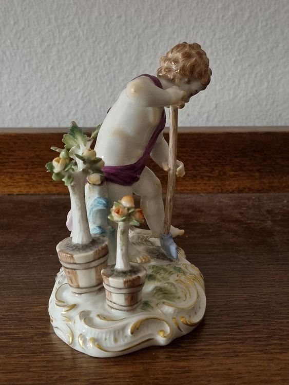 Meissen Figur Amorette als Gärtner Form Nr.70659 Kaufen auf Ricardo