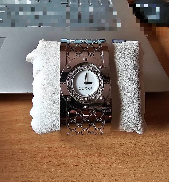Gucci Orologi: Montre Gucci Twirl Diamants – Usato da Sion venduto da ClintBoss1380