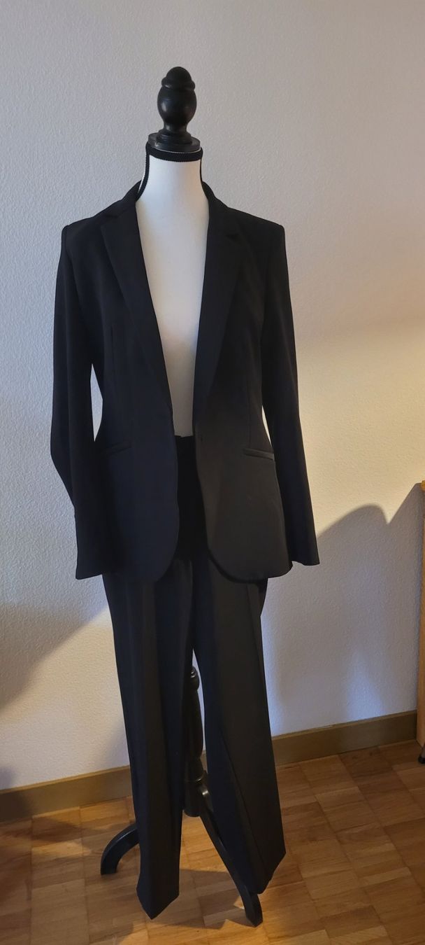 Esprit Anzüge & Kostüme: Damen-Anzug von Esprit – Gebraucht aus Olten von ali_p5tn