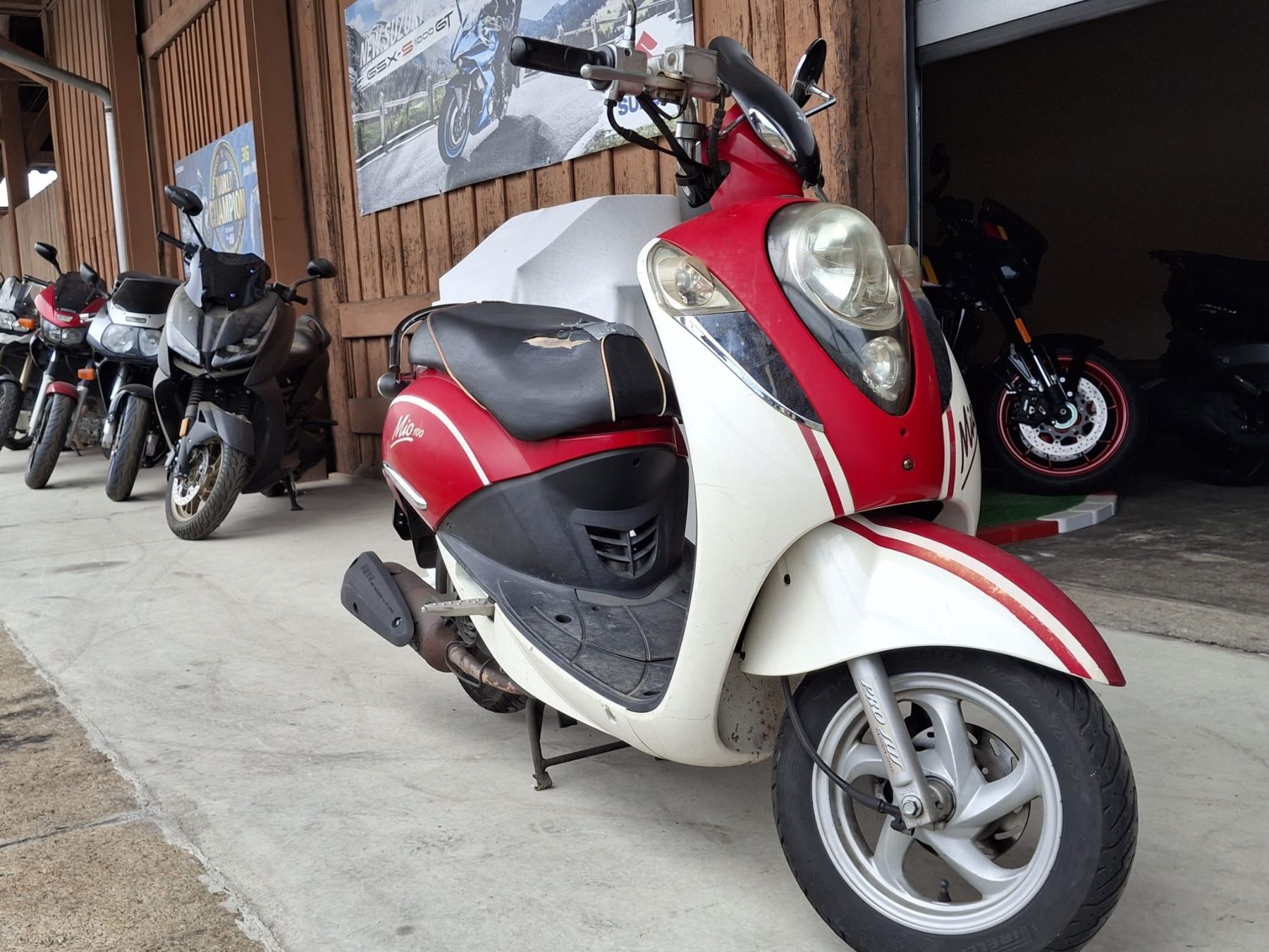 Scooters: Roller Sym Mio 100 Rot Weiss – Défectueux à Laufen par Dreier_Motos_AG 1