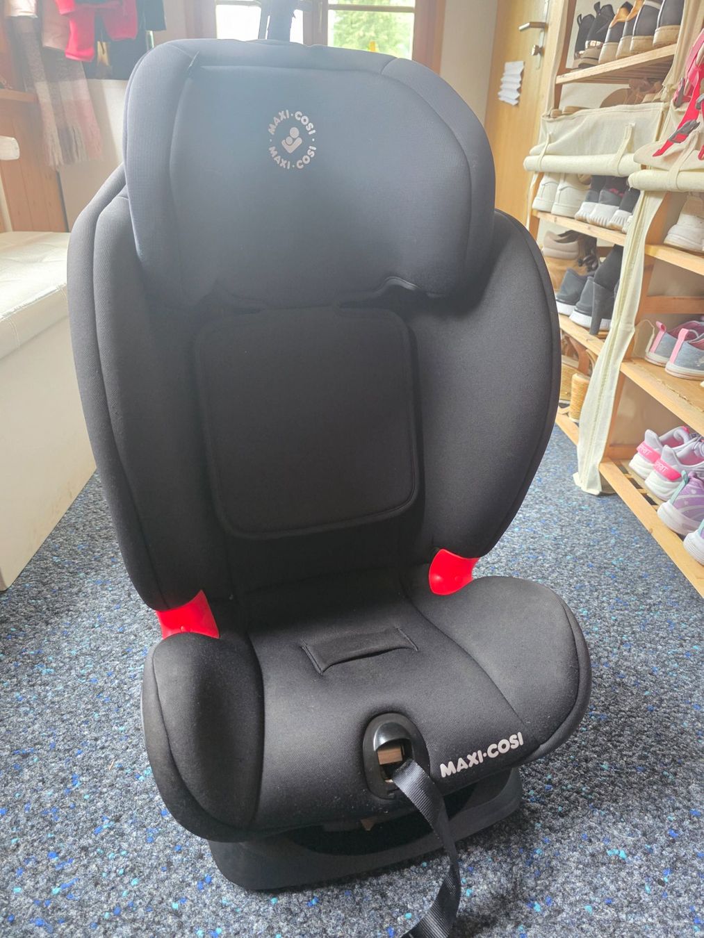 Maxi-Cosi Seggiolini per auto: Maxi-Cosi Titan Isofix Kindersitz – Usato da Kandersteg venduto da nvo_65py 3