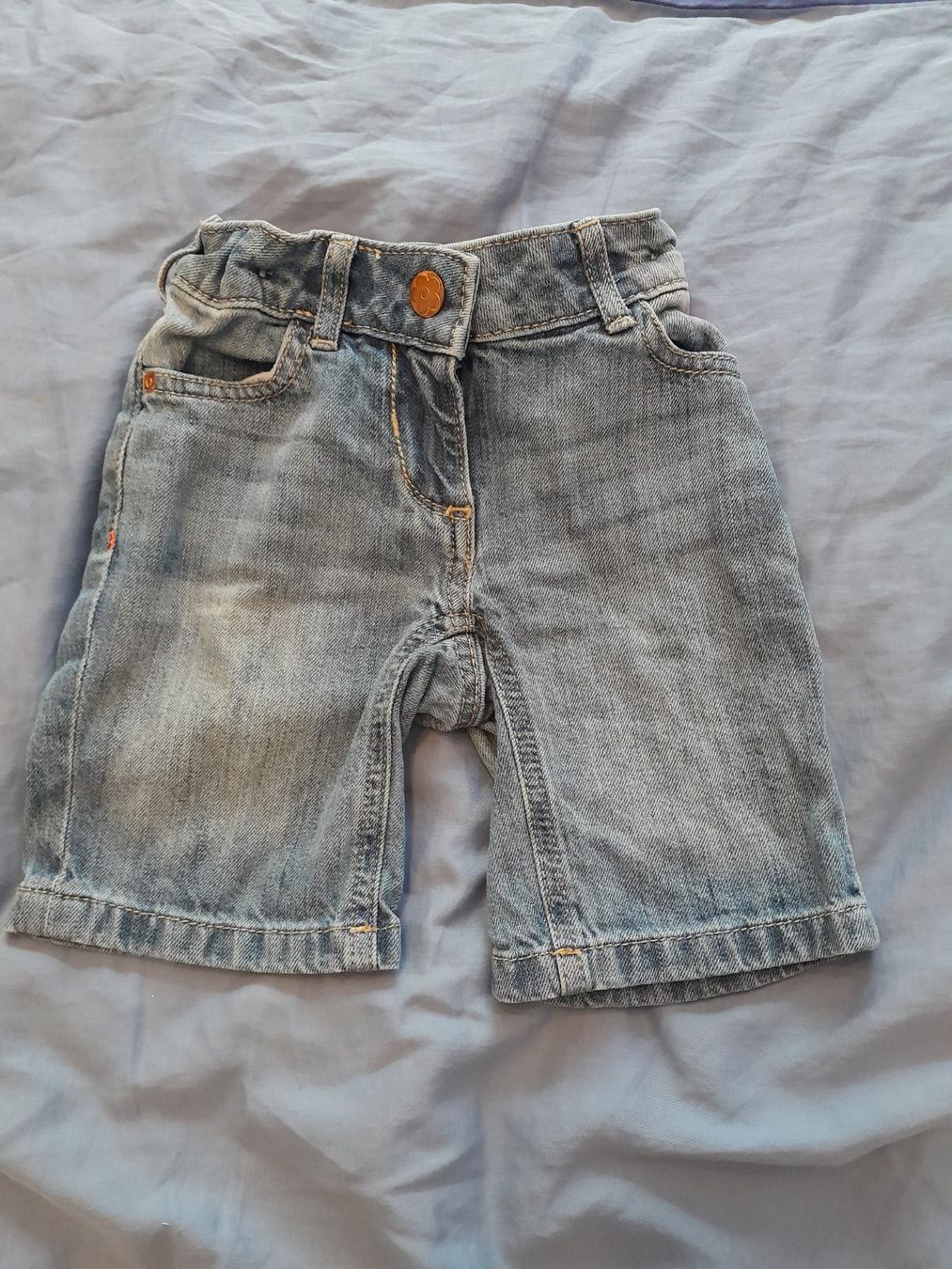 Hosen: Mädchen Jeans Hose kurz Gr. 98 – Gebraucht aus Worb von Osterthal