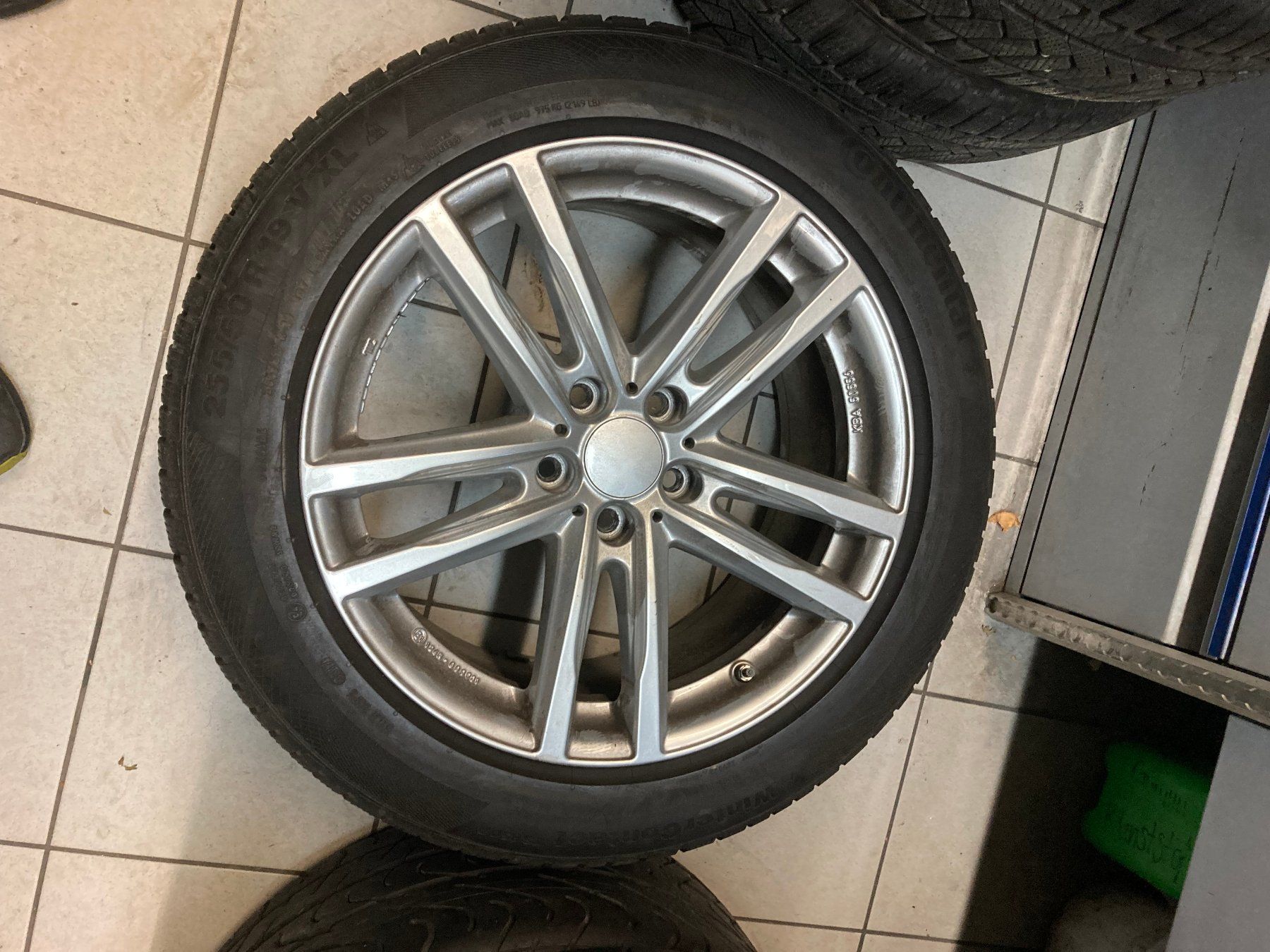 BMW Pneumatici & Ruote complete: BMW X5 Winterräder 255/50R19 – Usato da Cham venduto da WB2223