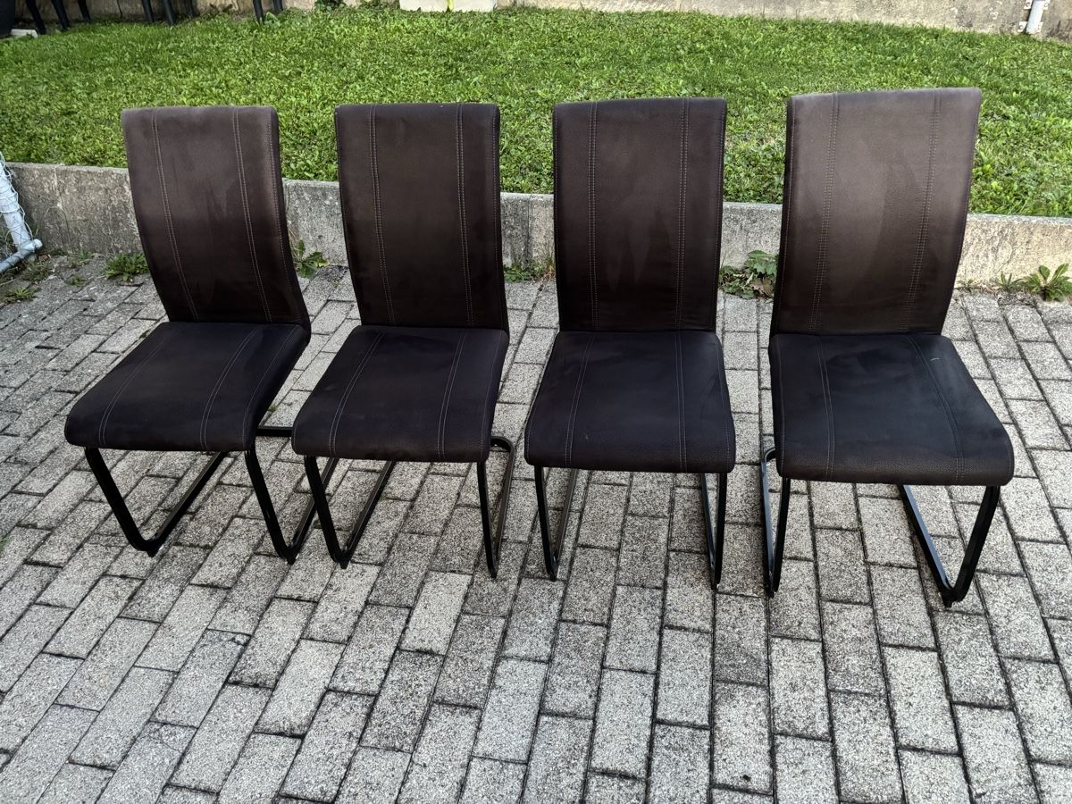 Stühle: 4 Stk. Stühle – Gebraucht aus Rehetobel von lars_lutz