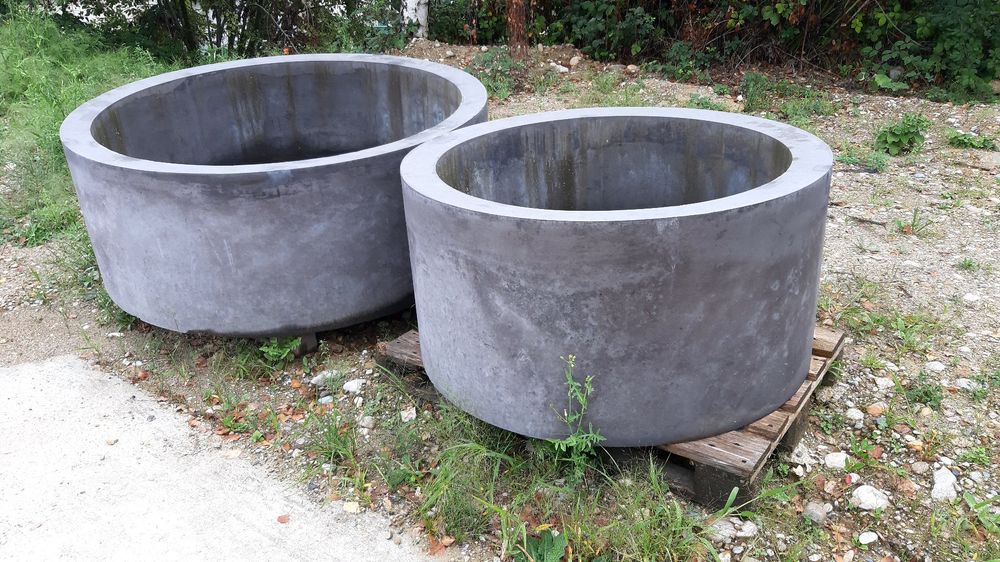 Betonkübel evtl. zur Bepflanzung oder als Brunnen Kaufen auf Ricardo