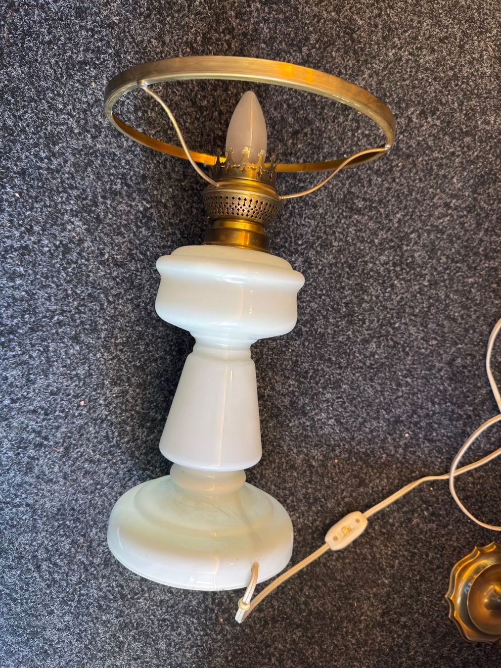 Lampade: Klassische Tischlampe aus Glas – Usato da Luzern venduto da Elgordo7 1