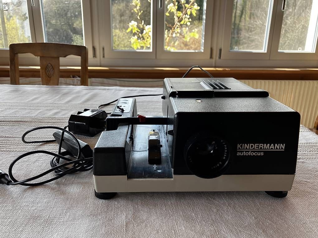 Vidéoprojecteurs: Diaprojektor Kindermann – D'occasion à Hinteregg par dom_wk6f 2