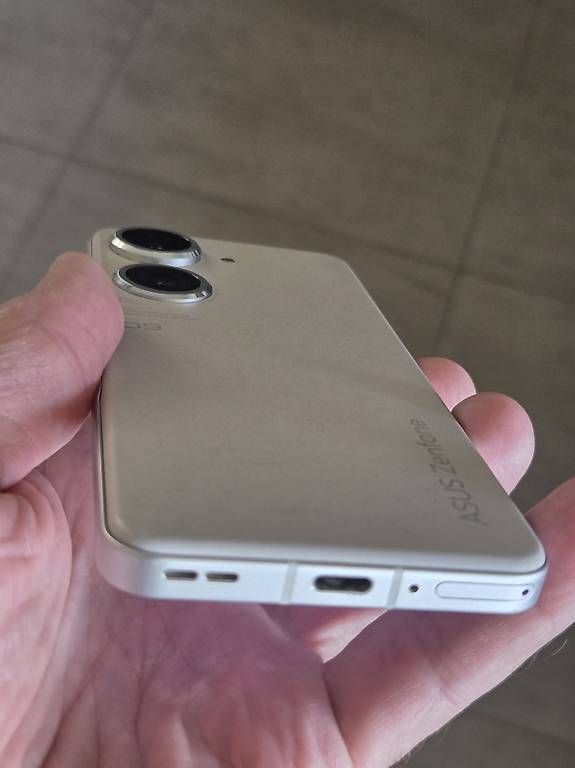 Asus Portables: Asus Zenfone 9 256gb – D'occasion à La Croix / Lutry par Matrox7 2