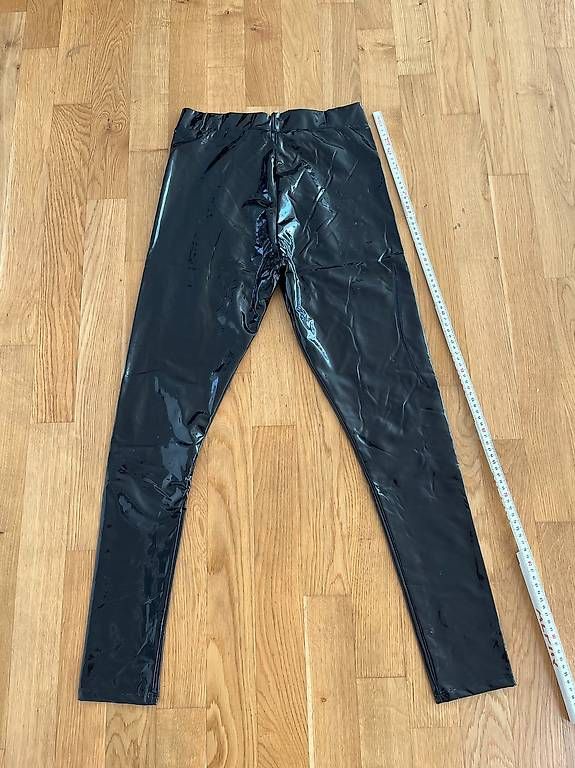 Pantaloni: Lackleder-Imitation Hose, M, Amisu – Usato da Breitenbach venduto da ani_tc2l 2