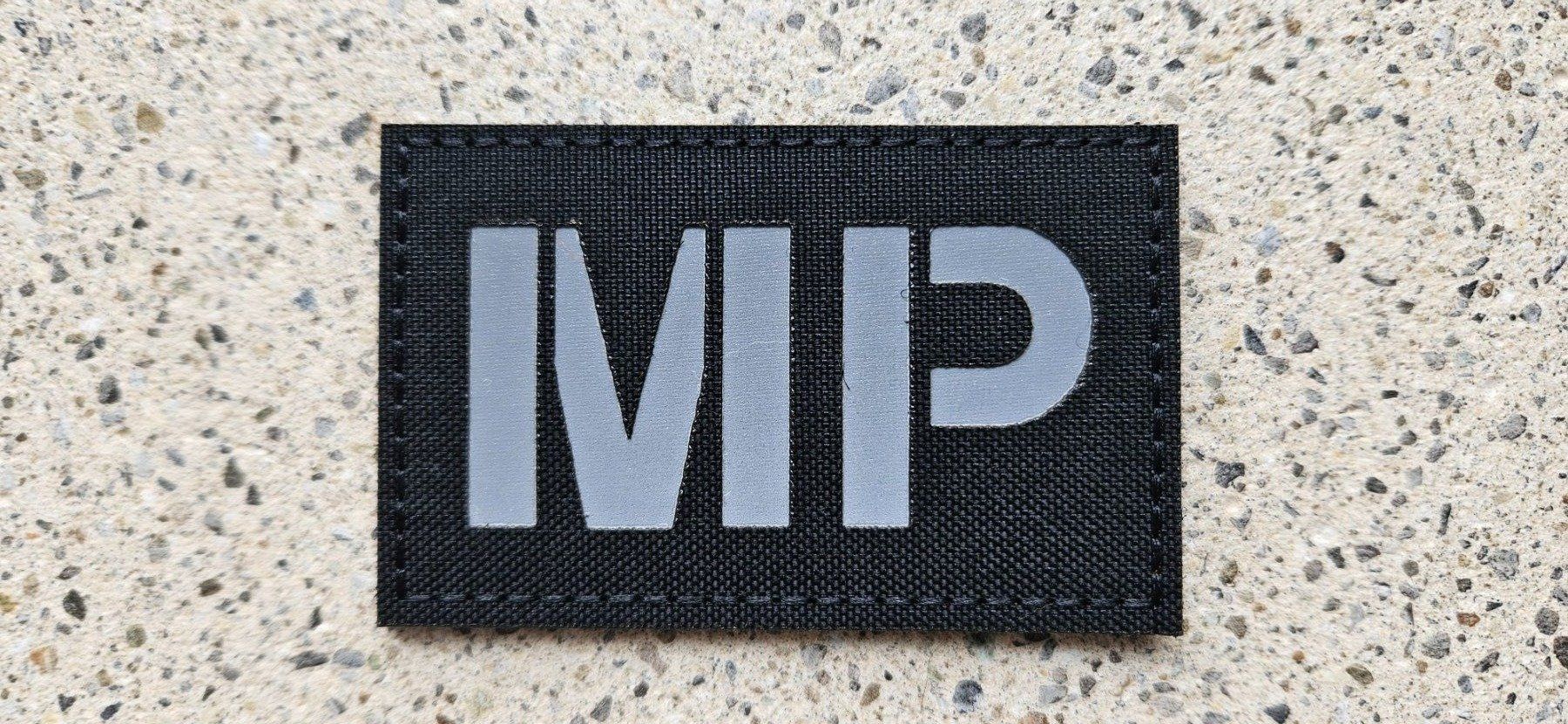 Schweizer Armee Placchette & Badge: *** Badge MP reflektierend mit klett *** – Nuovo e nell'imballaggio originale da Riedholz venduto da fr_sIruP