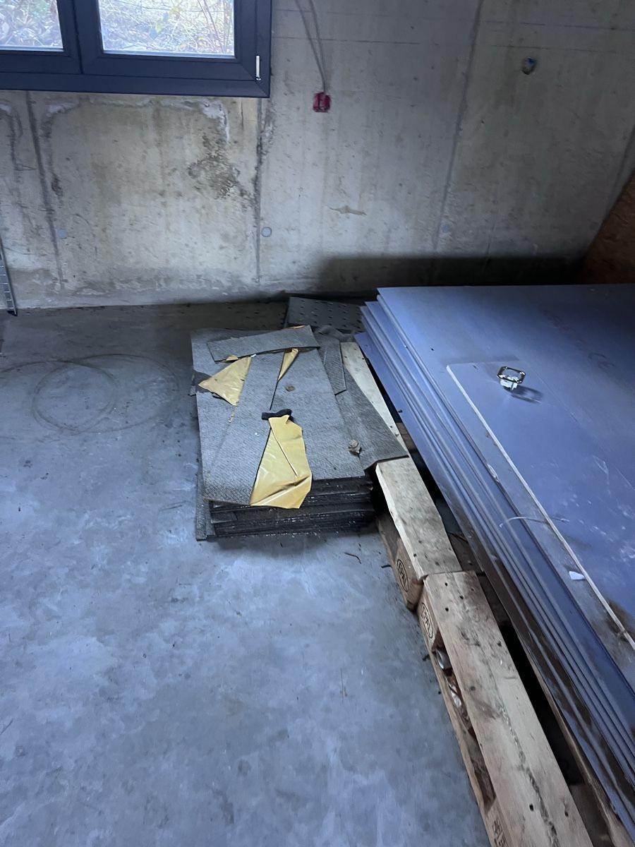 Alle Werkzeuge: Idikell Feuille bitume – Gebraucht aus Mont-sur-Lausanne von Olivier710