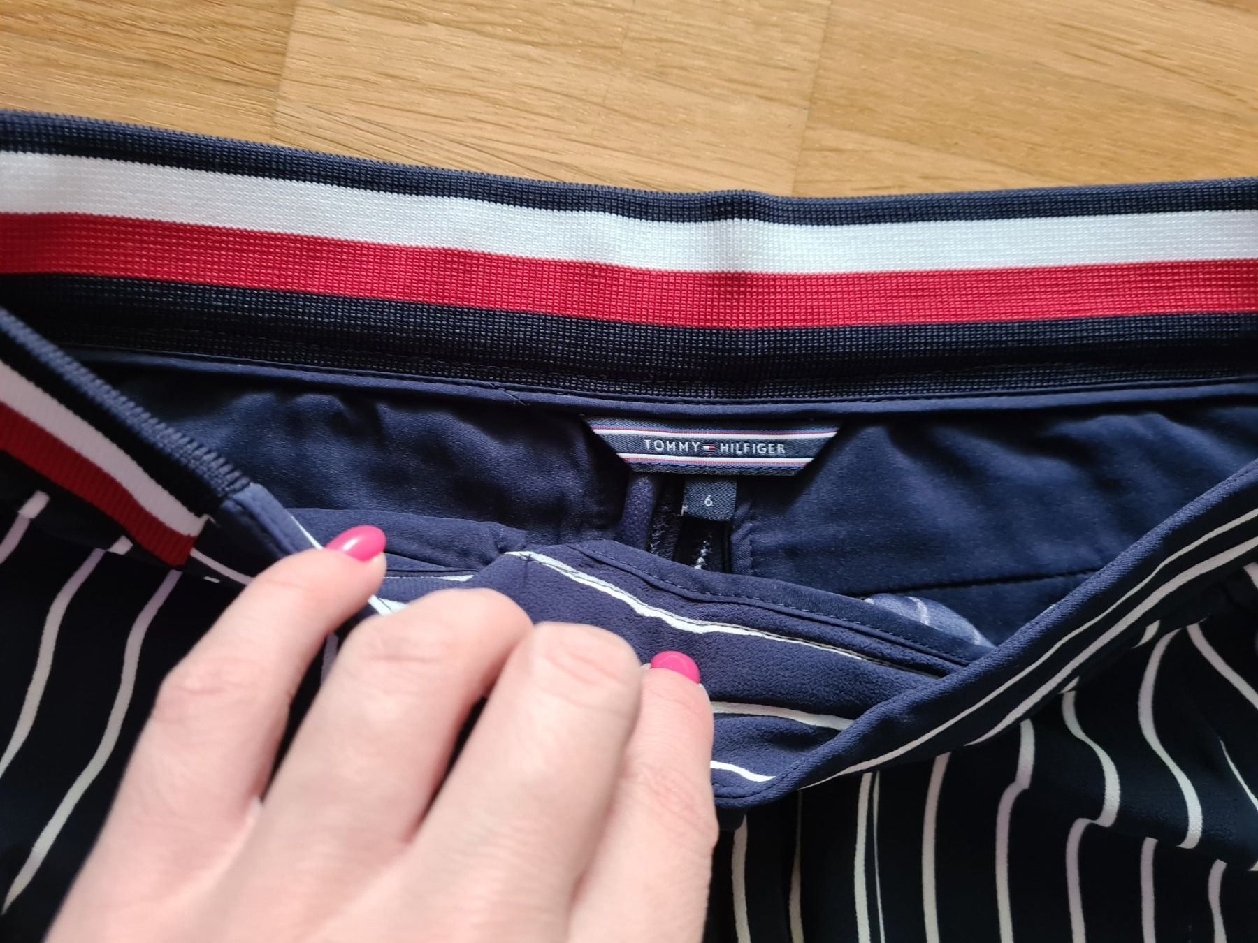 Tommy Hilfiger Pantaloni: Tommy Hilfiger Hose Gr. 6 – Usato da Jona venduto da Good_luck_ 4