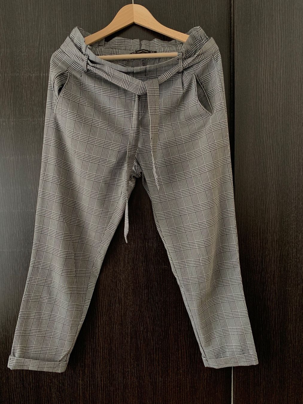 Zara Pantaloni: Trousers – Usato da Zürich venduto da sel_9kd