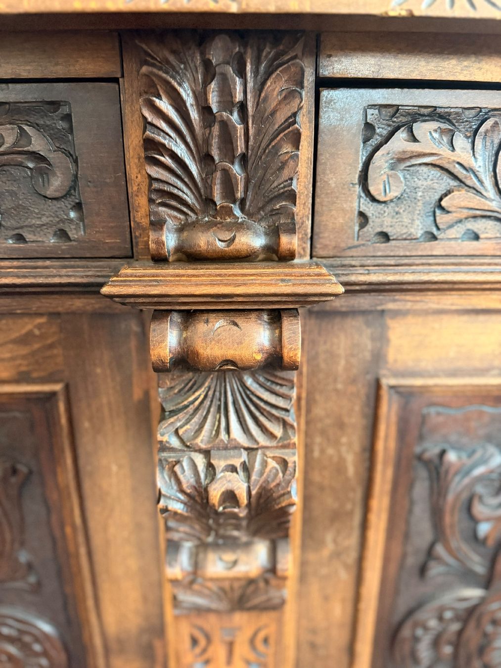 Cassettiere: Antiker Schrank mit Schnitzereien – Usato da Winterthur venduto da nati199217 6