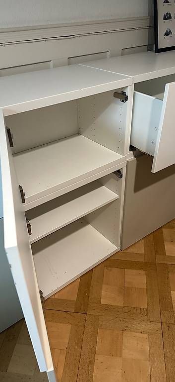 Cassettiere: Kommode IKEA Besta weiss grau – Usato da Winterthur venduto da whatsgolden159 2