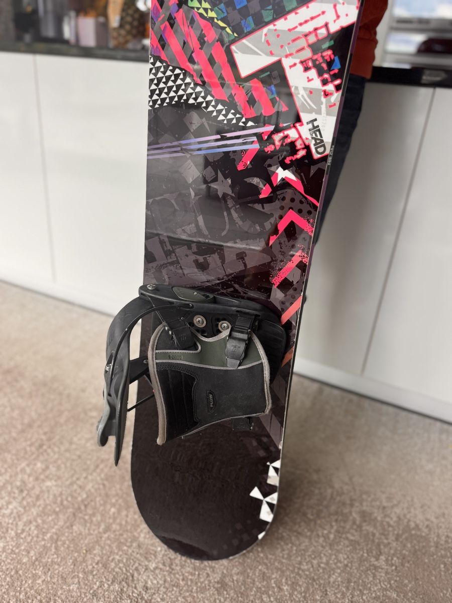 Head Board: Head Snowboard mit Flow Bindung, ideales Winterspassgerät! – Usato da Goldau venduto da mira221 2
