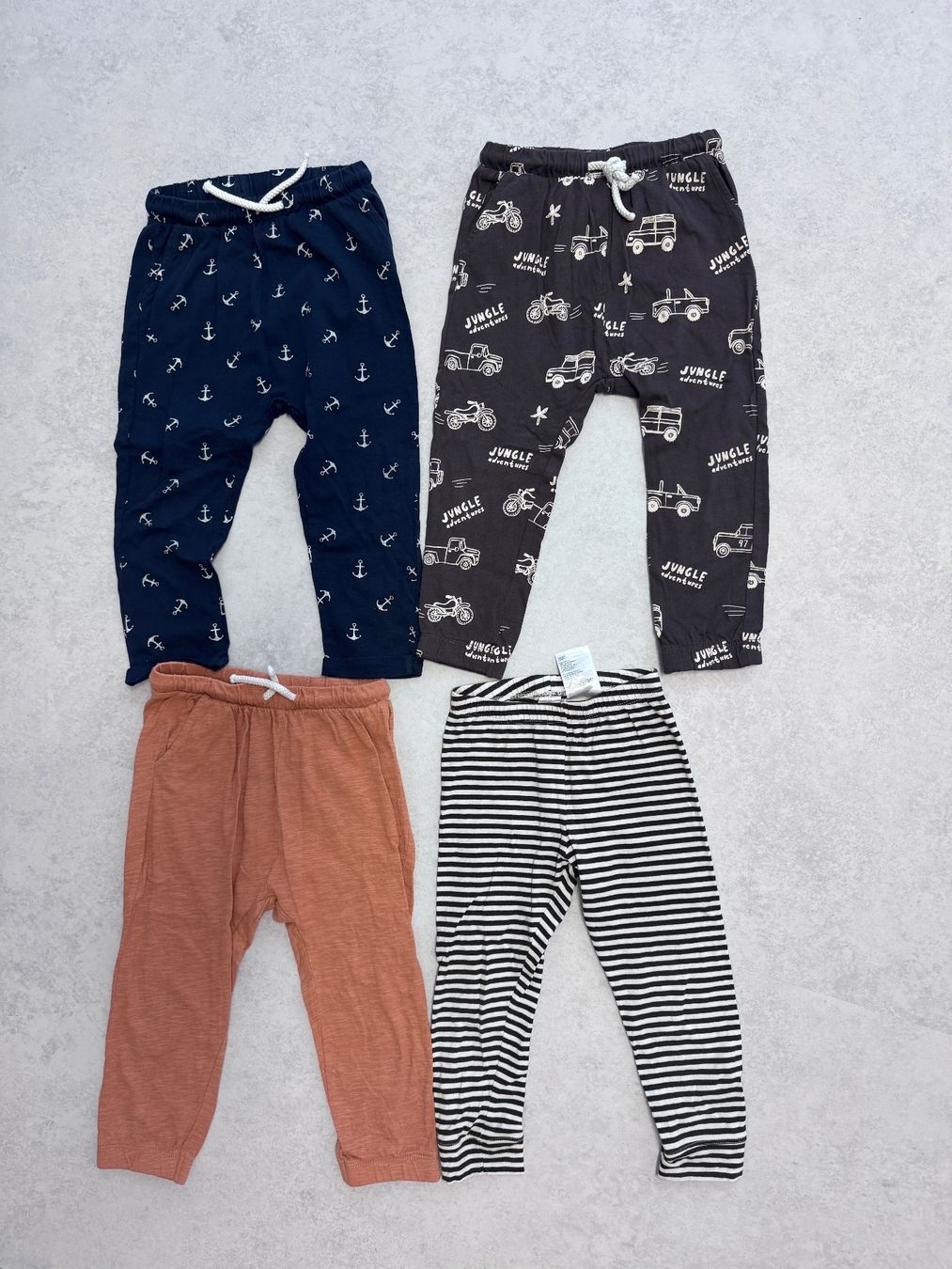 H&M Lotti & Set di vestiti: Leichte Hosen Gr. 98 – Usato da Bonaduz venduto da lut_6rts