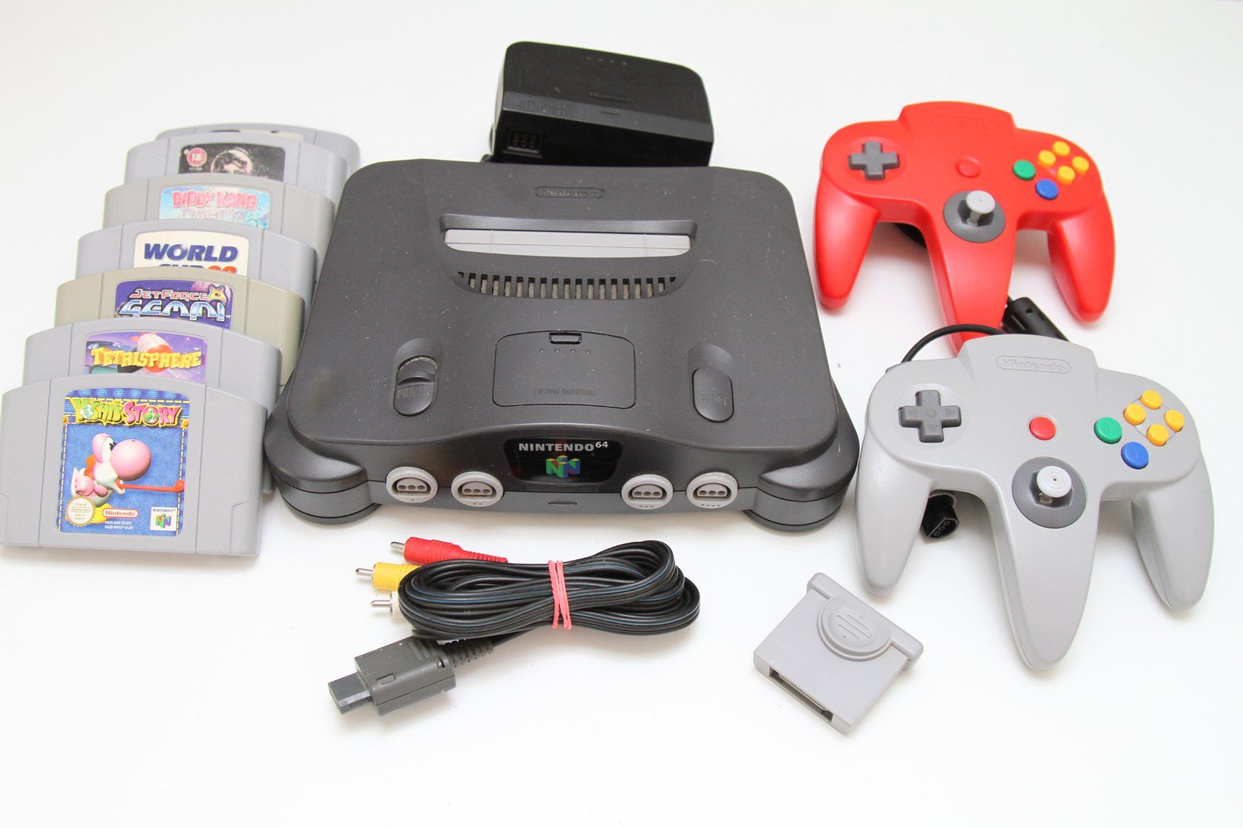 Nintendo Console: N64 Konsole mit Spielen – Usato da Basel venduto da camelot99