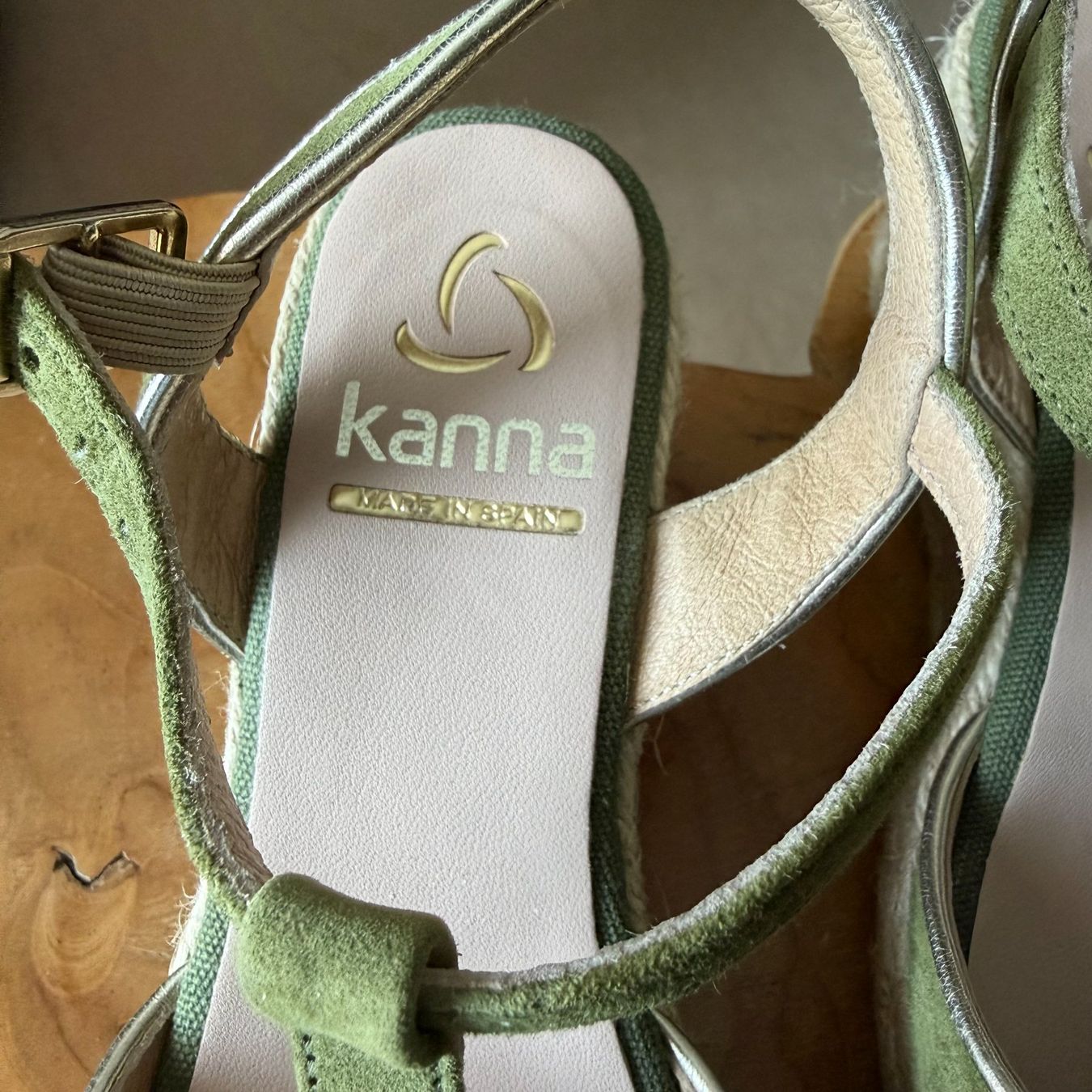 Scarpe da donna: Kanna Keilsandaletten, Gr. 36 – Usato da Riedholz venduto da han_fy6l 2